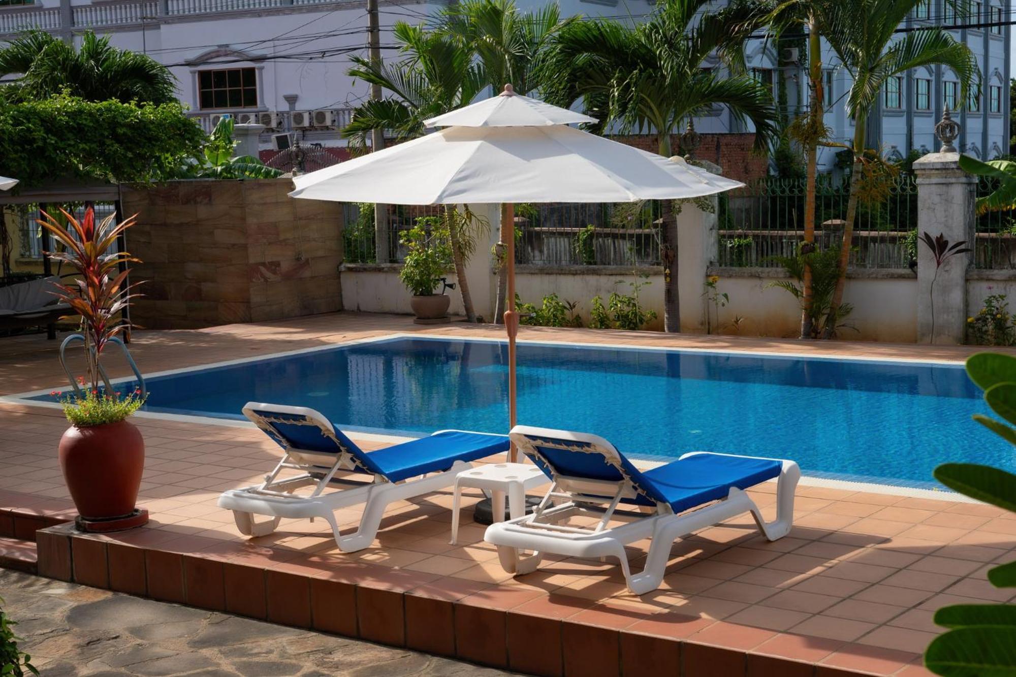 Riviera Hotel & Resort Kep Exterior photo